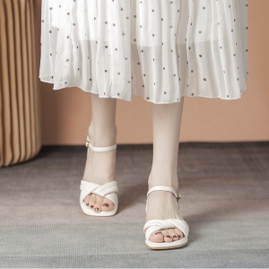 Giày sandal cao gót nữ đế vuông thấp 3cm quai thắt chéo trắng đen - SD159